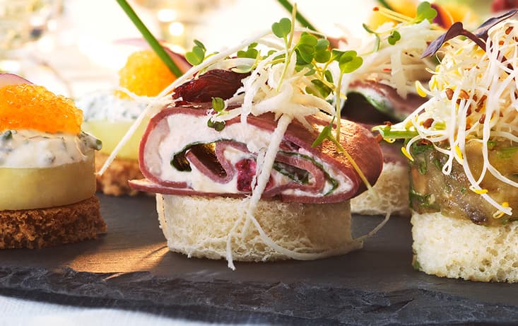 Kanapé med Renkött & Lingon på Jättefranska - Recept | Pågen